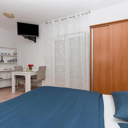 Skiljini Dvori - Studio-apartman 1 * Makarska