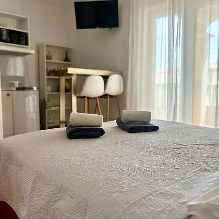 Skiljini Dvori - Studio-apartman 1 * Makarska